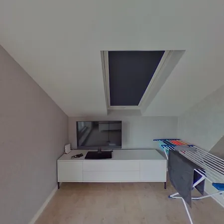 Alte Baeckerei Haupthaus Am Flughafen - Messe Apartment *
